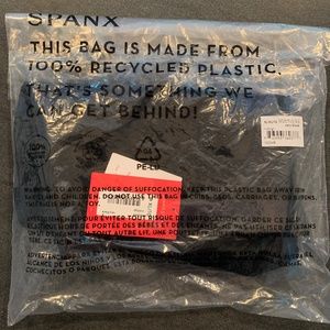 NWT SPANX Thinstincts 2.0 Mid-Thigh short